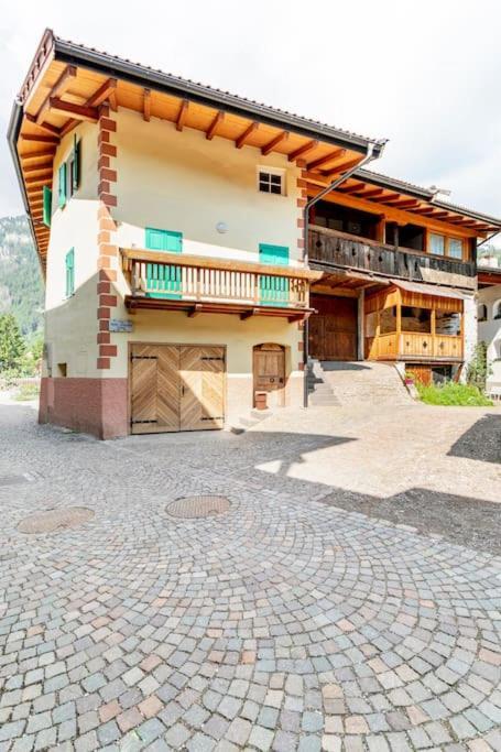Appartamento Rustico Con Stube E Balcone 普雷达佐 外观 照片